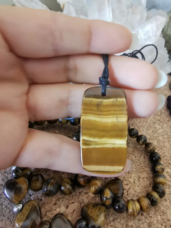 Pendentif en Oeil de Tigre