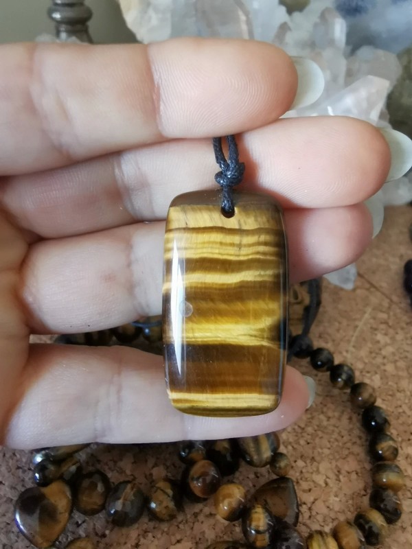 Pendentif en Oeil de Tigre
