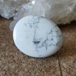GALET EN HOWLITE