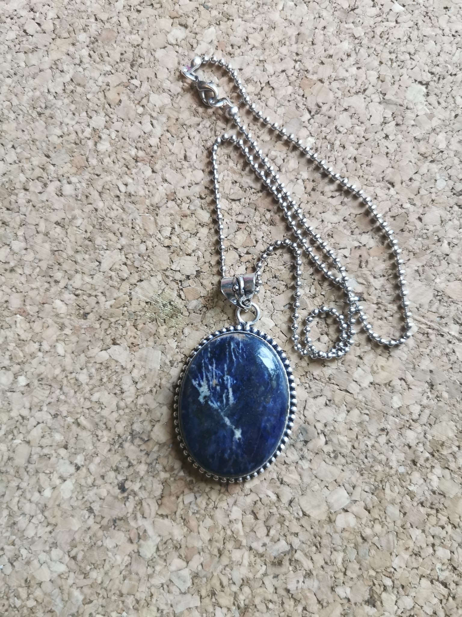 Collier et son Pendentif en SODALITE