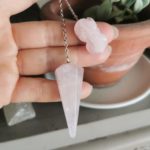 Pendule Pointe en Quartz Rose