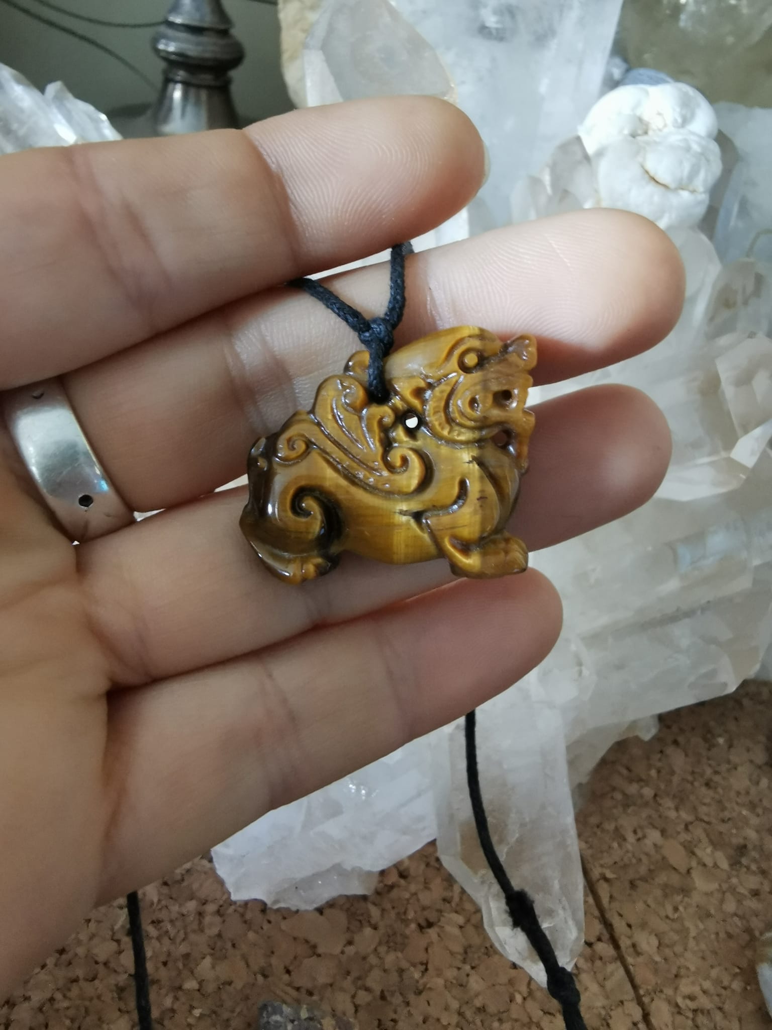 Dragon 🐲 en Oeil de Tigre sculpté
