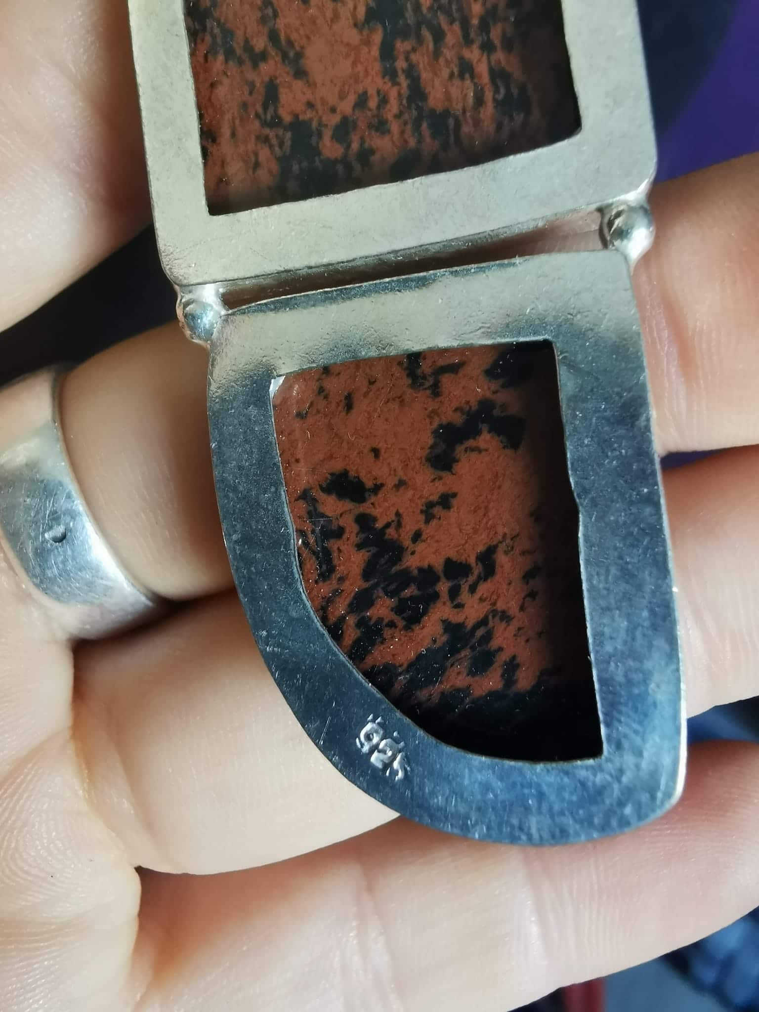 260775978_3175509529345975_3666505388921193659_n Pendentif en OBSIDIENNE Acajou