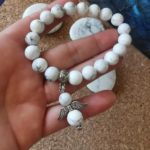 BRACELETS EN HOWLITE