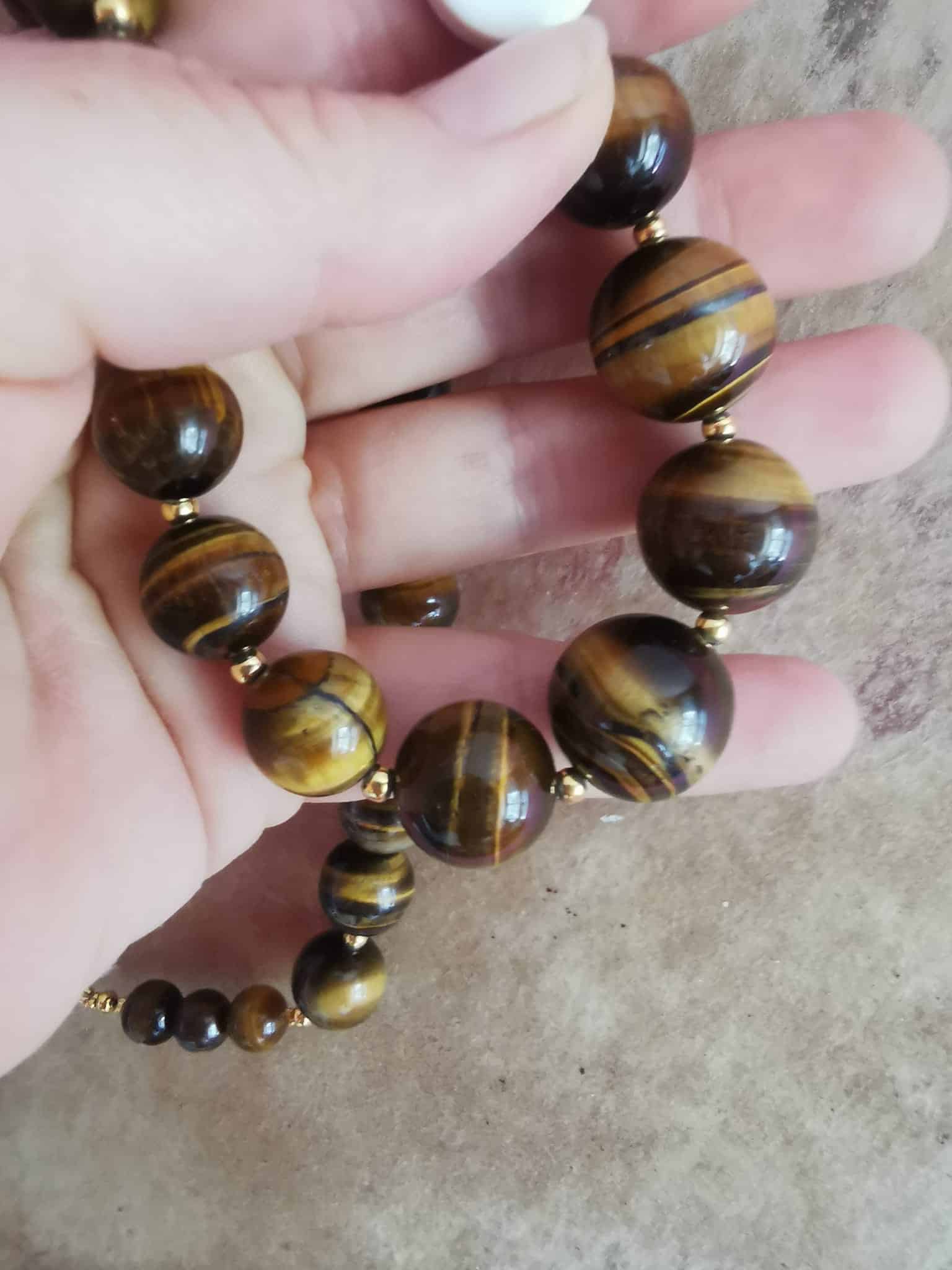 collier oeil de Tigre -ène et Oeil de st Luçie--
