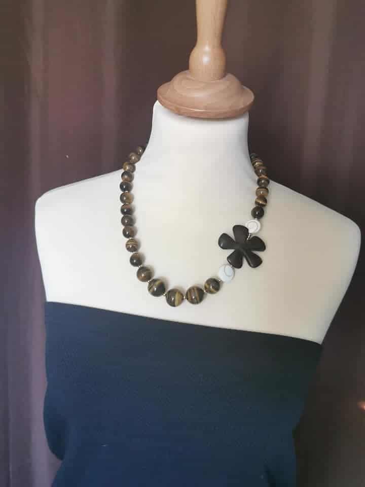 collier oeil de Tigre -ène et Oeil de st Luçie