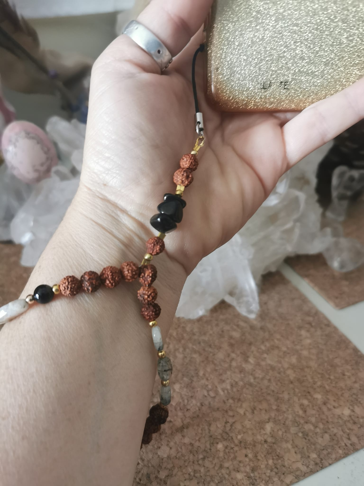 Bijoux de portable rotection Ondes électromagnétiques .-