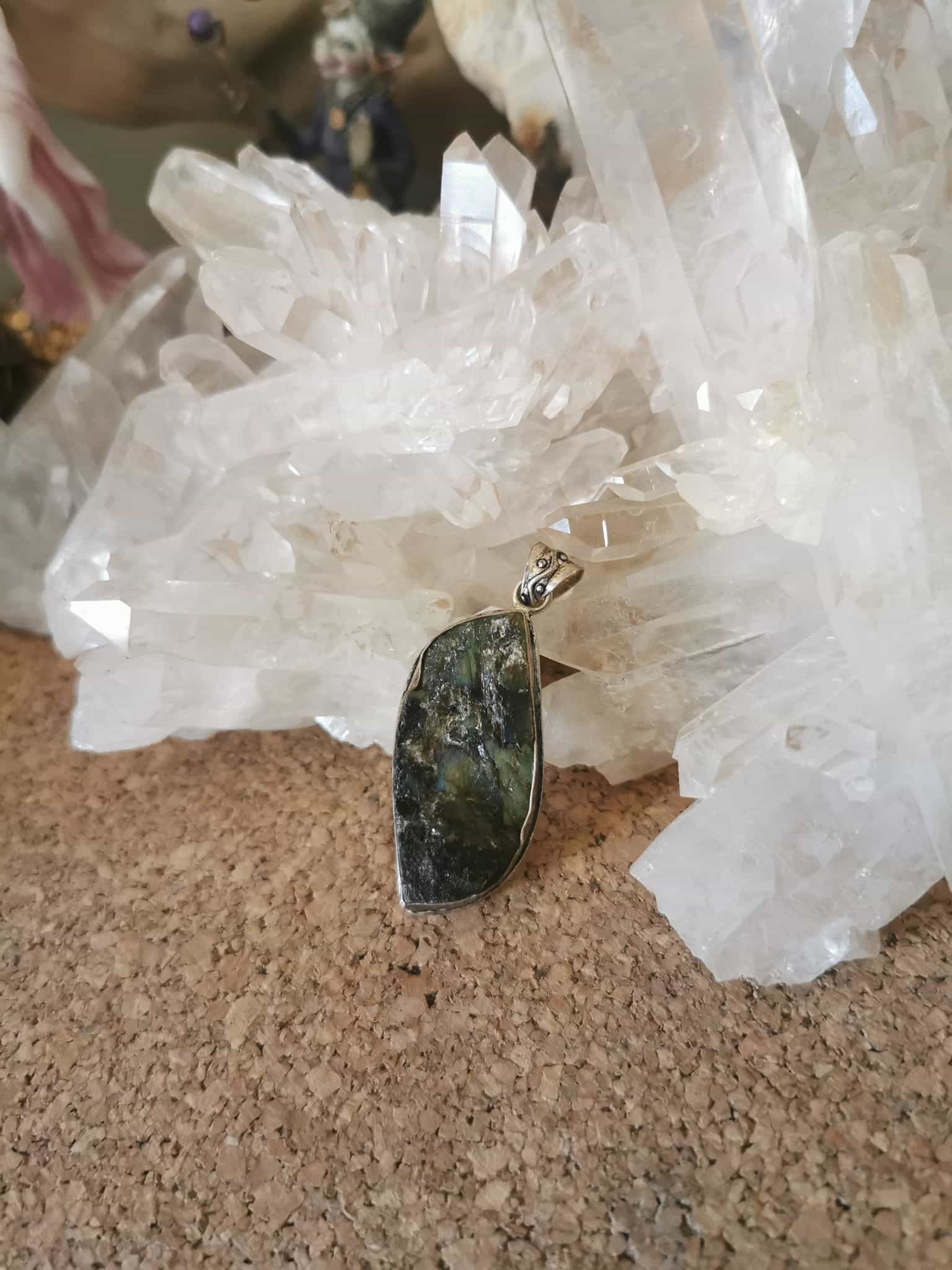 Pendentif en Labradorite brute..