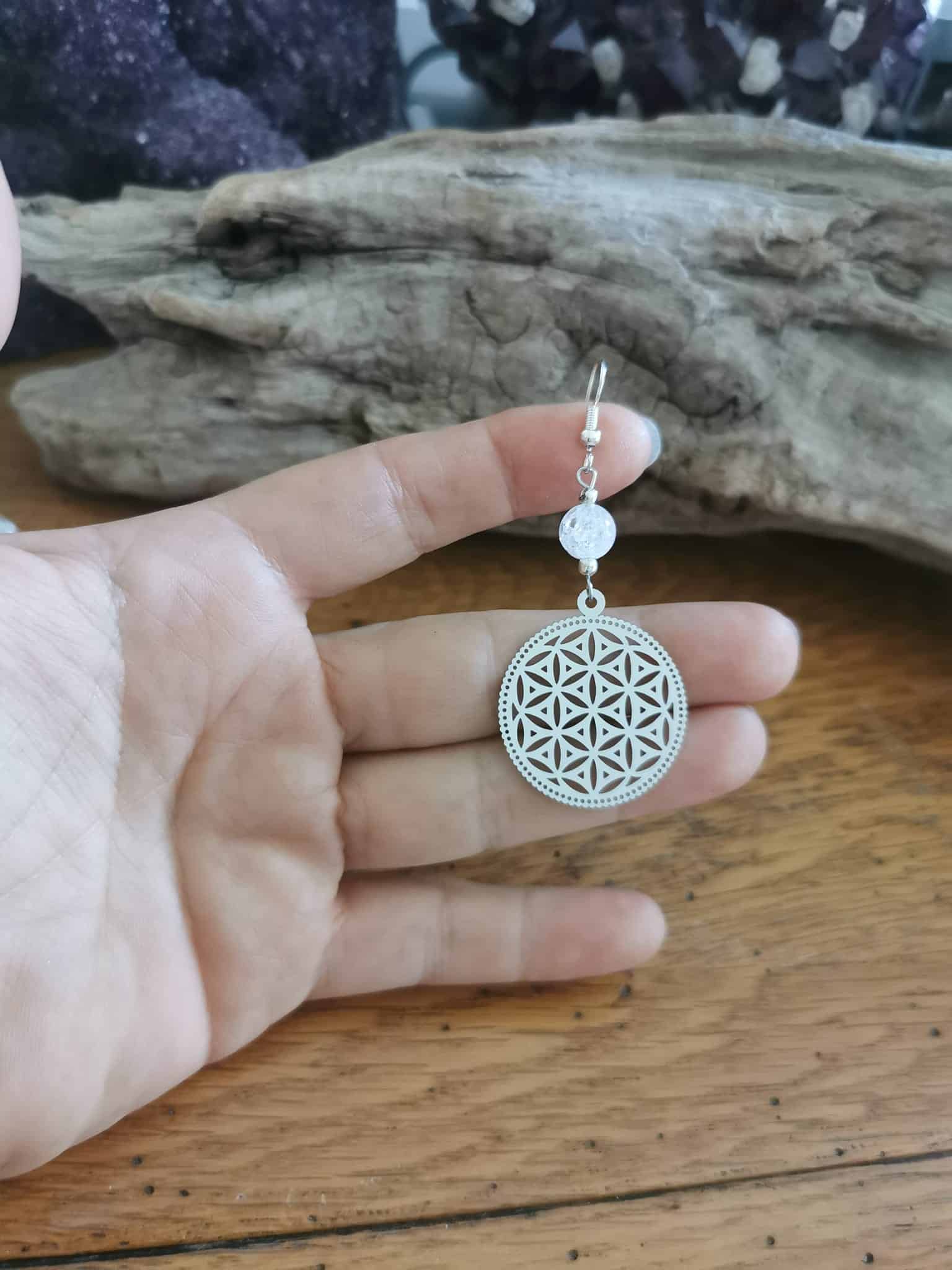 .Boucles D'oreilles cristal craquelé et fleur de vie...